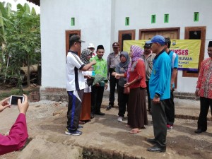 Foto: Sebelah kiri memakai kaos putih Aiptu B.Mandrias. (Doc.Syafaat).