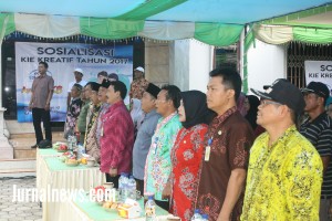 Foto: Fopinka beserta undangan dan masyarakat desa Sambimulyo. (Doc.rony).