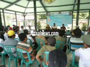 Foto: Suwasana saat rapat kordinasi bersama Rt dan Rw. (Dok.din).