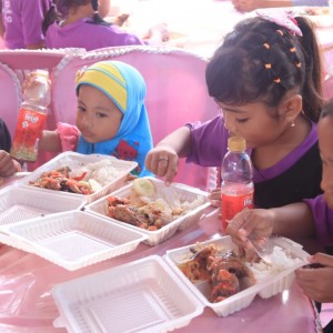 Foto: Seluruh siswa siswi PAUD se Desa Sumberagung, Pesanggaran.