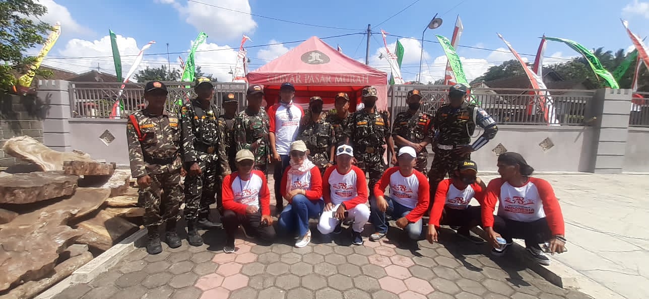 Foto : Panitia karnaval Agustusan Desa Sraten. (Doc, Istimewa)