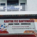 Foto : Kantor Future E-Commerce (FEC) di Dusun Petahunan, Desa Jajag, Kecamatan Gambiran tutup setelah ada nasabah protes. (Doc. Istimewa).